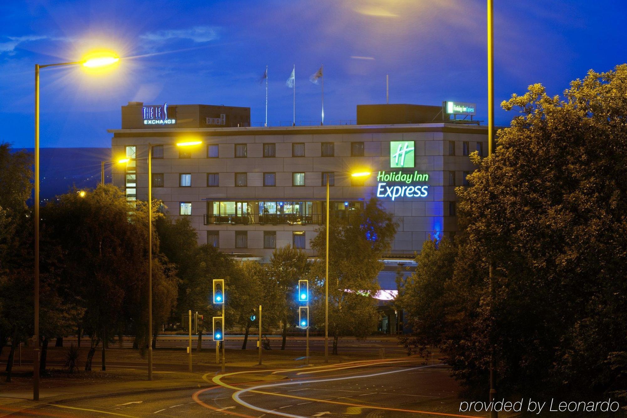 Holiday Inn Express Bradford City Centre By Ihg Bagian luar foto