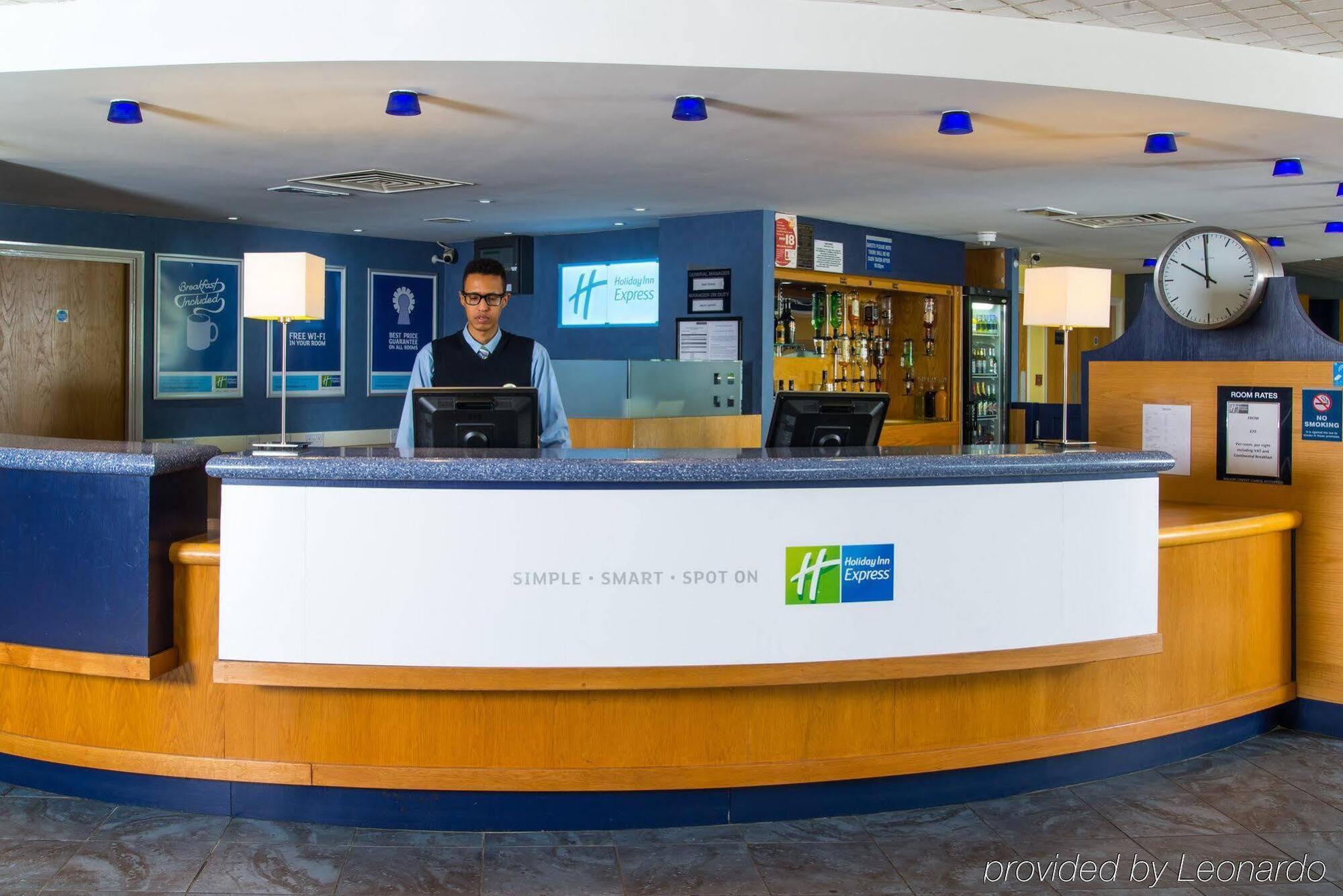 Holiday Inn Express Bradford City Centre By Ihg Bagian luar foto